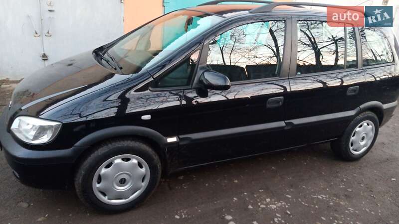 Минивэн Opel Zafira 2002 в Тлумаче