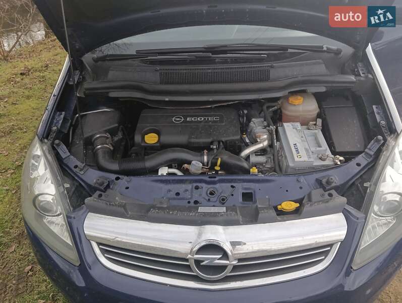 Мінівен Opel Zafira 2013 в Дрогобичі