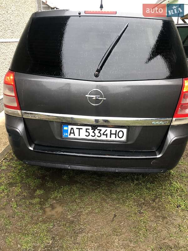 Мінівен Opel Zafira 2010 в Надвірній