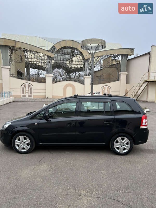 Минивэн Opel Zafira 2014 в Черноморске