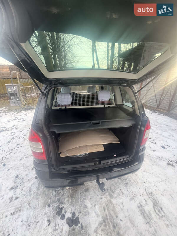 Минивэн Opel Zafira 2005 в Черновцах