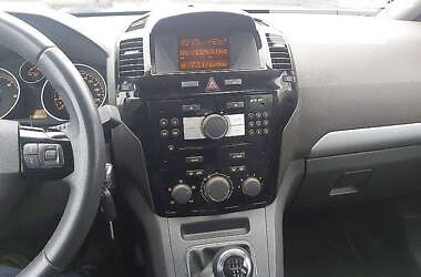 Минивэн Opel Zafira 2010 в 