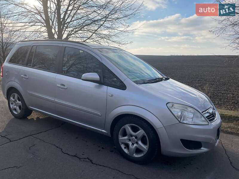 Минивэн Opel Zafira 2008 в Ровно