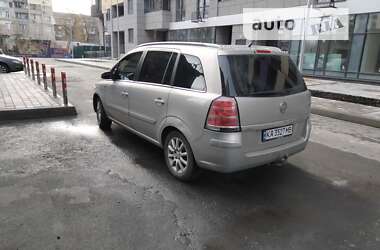 Минивэн Opel Zafira 2005 в Киеве