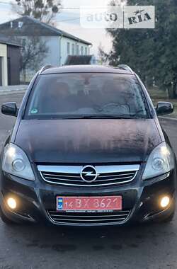 Минивэн Opel Zafira 2012 в Заречном