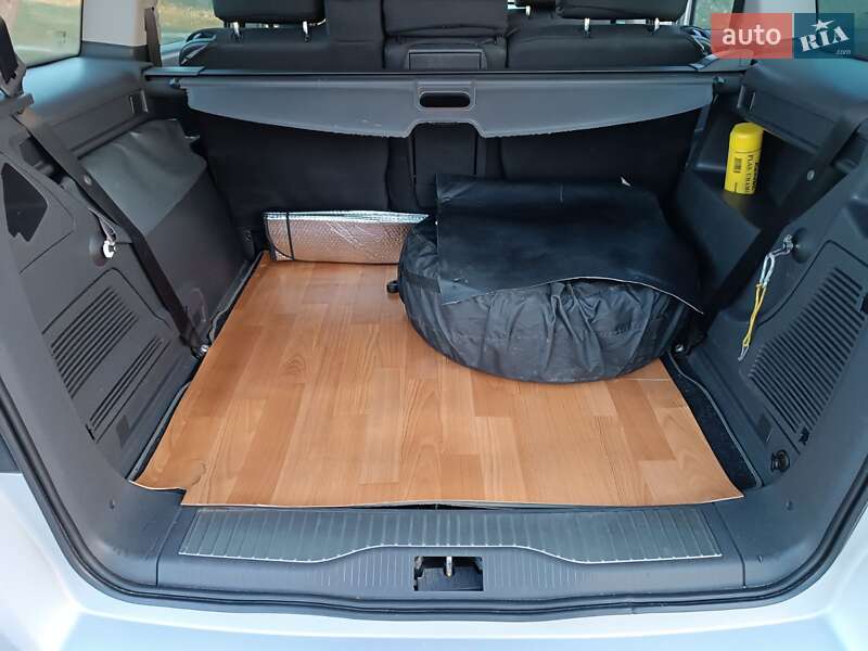 Минивэн Opel Zafira 2006 в Днепре