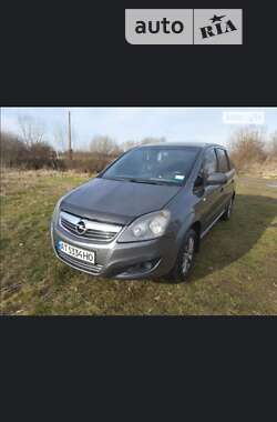 Минивэн Opel Zafira 2010 в Надворной