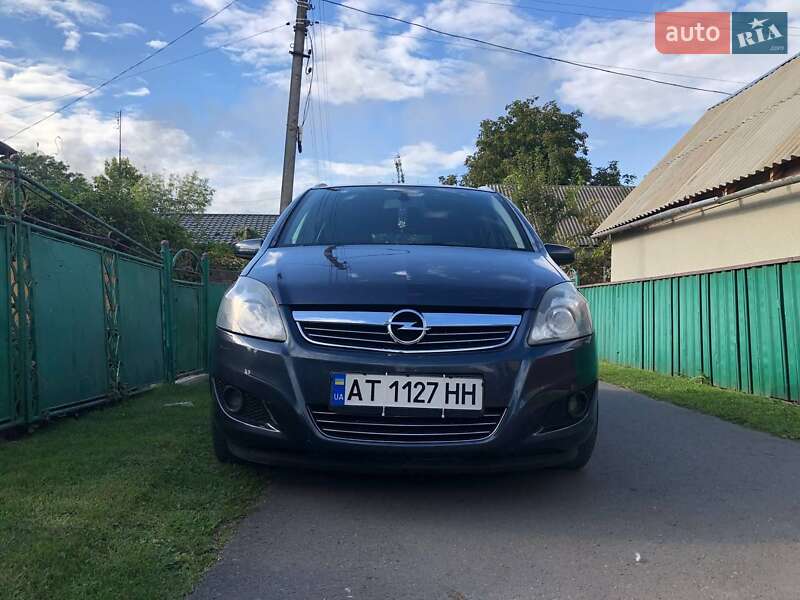 Мінівен Opel Zafira 2008 в Івано-Франківську