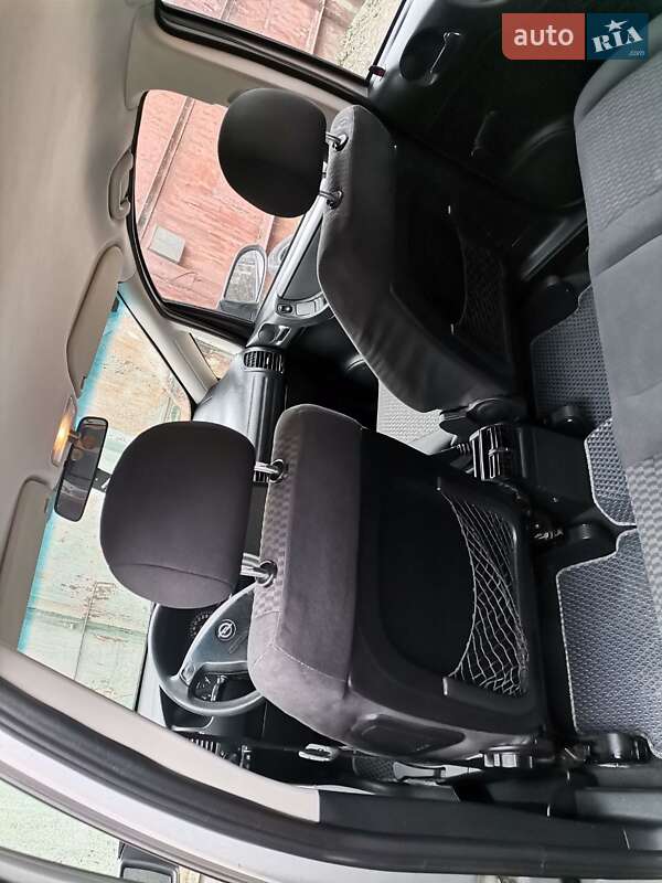 Мінівен Opel Zafira 2003 в Запоріжжі