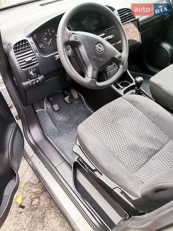 Мінівен Opel Zafira 2003 в Запоріжжі
