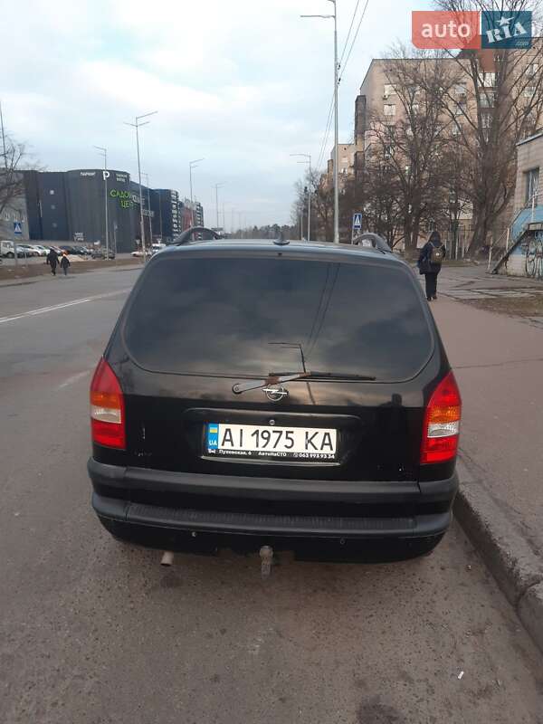 Минивэн Opel Zafira 2002 в Киеве