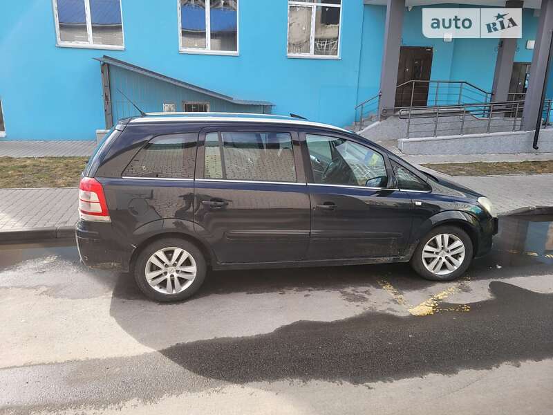 Мінівен Opel Zafira 2008 в Городищеві