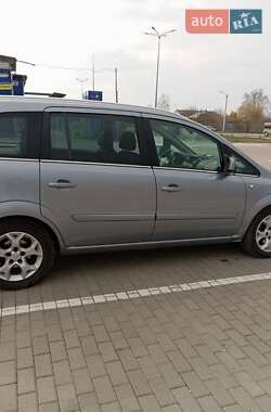 Минивэн Opel Zafira 2011 в 