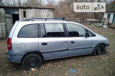 Минивэн Opel Zafira 2000 в Тараще