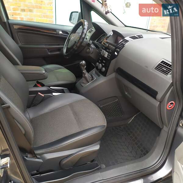 Мінівен Opel Zafira 2011 в Харкові
