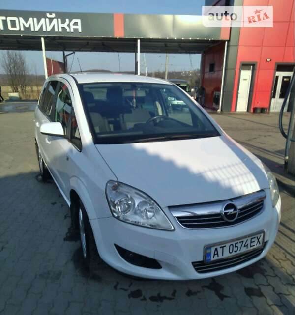 Минивэн Opel Zafira 2009 в Броварах