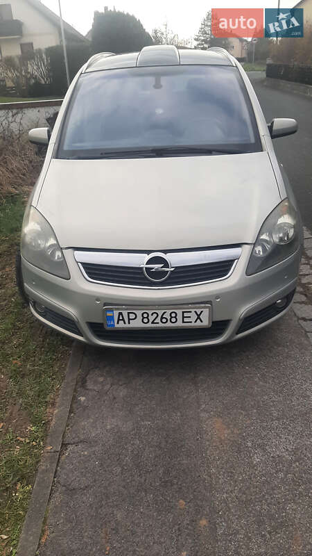 Минивэн Opel Zafira 2007 в Запорожье