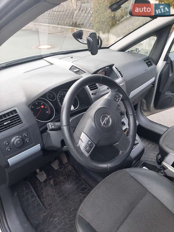 Минивэн Opel Zafira 2007 в Запорожье