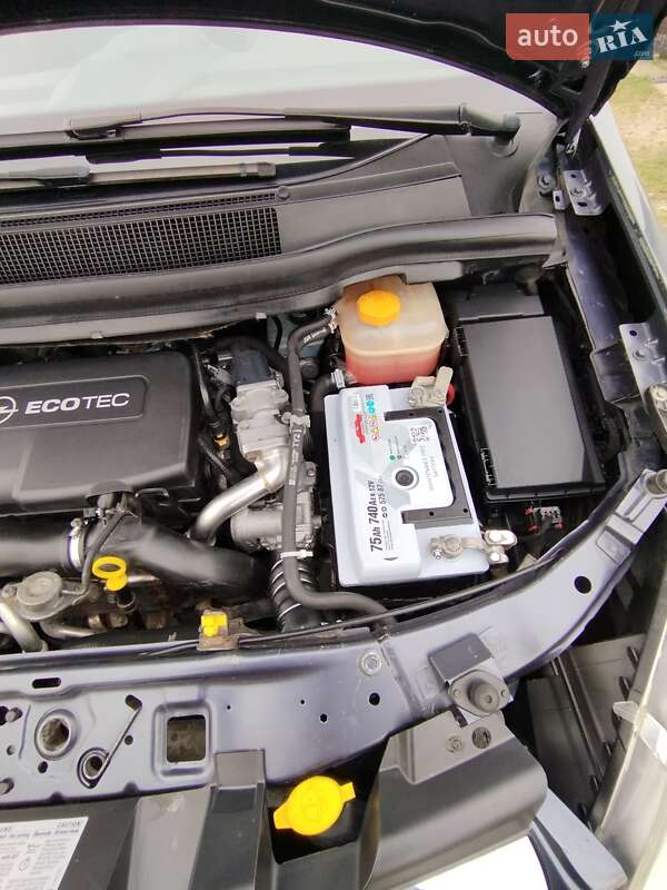 Мінівен Opel Zafira 2010 в Івано-Франківську