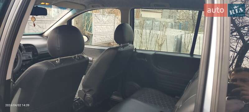 Минивэн Opel Zafira 2002 в Каменском
