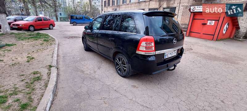Мінівен Opel Zafira 2011 в Кривому Розі