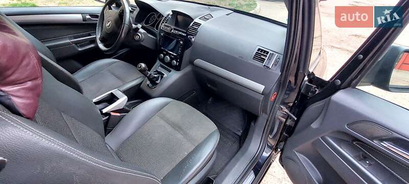 Мінівен Opel Zafira 2011 в Кривому Розі