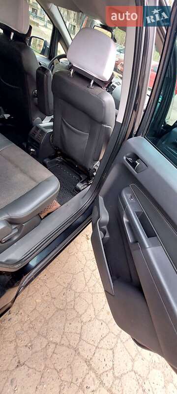 Мінівен Opel Zafira 2011 в Кривому Розі