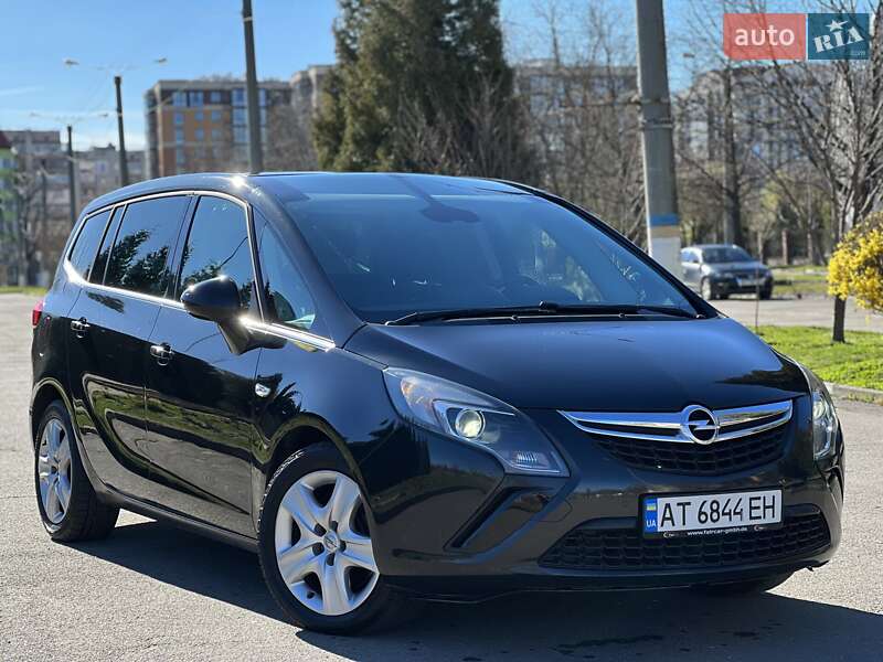 Минивэн Opel Zafira 2014 в 
