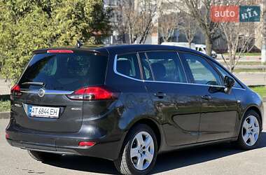 Минивэн Opel Zafira 2014 в 