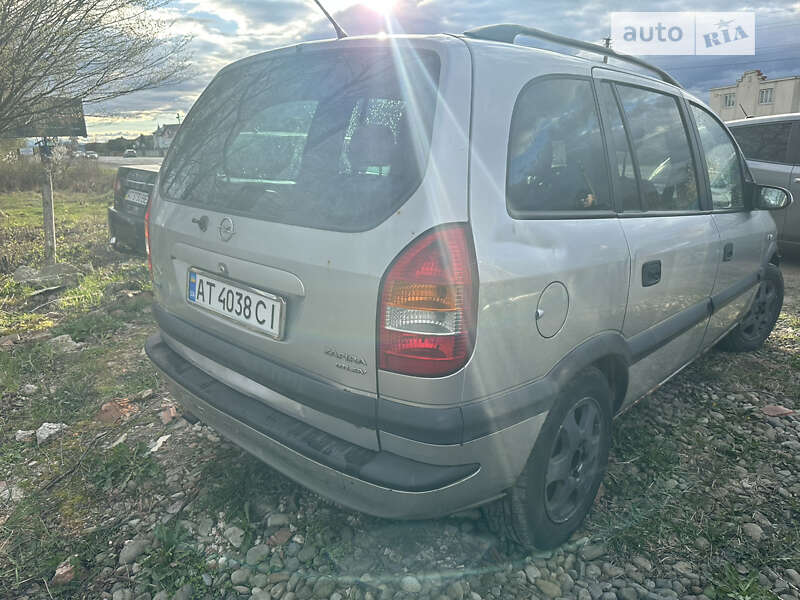 Мінівен Opel Zafira 2000 в Івано-Франківську