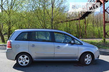 Минивэн Opel Zafira 2007 в Черновцах