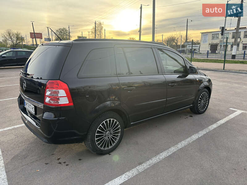Минивэн Opel Zafira 2009 в Житомире