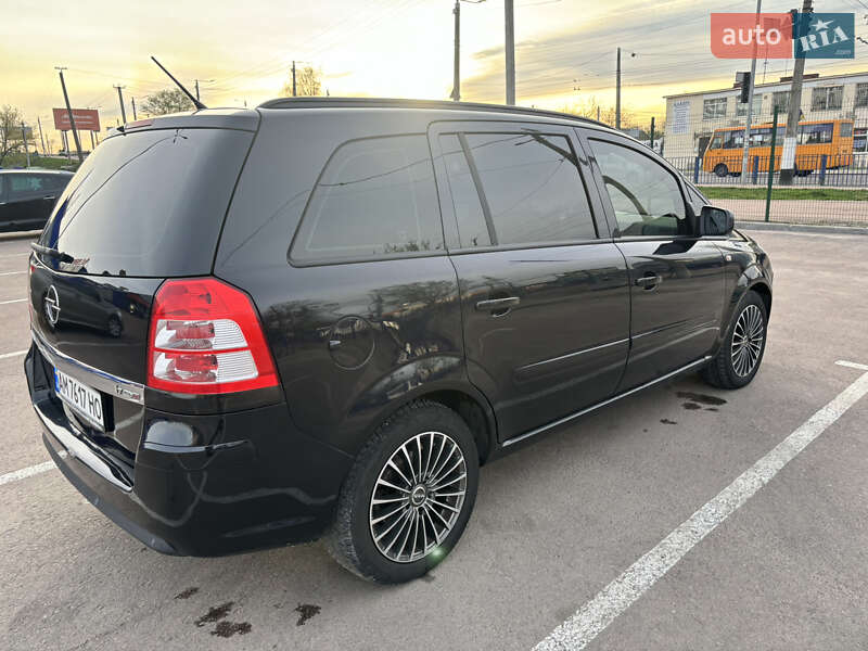 Минивэн Opel Zafira 2009 в Житомире