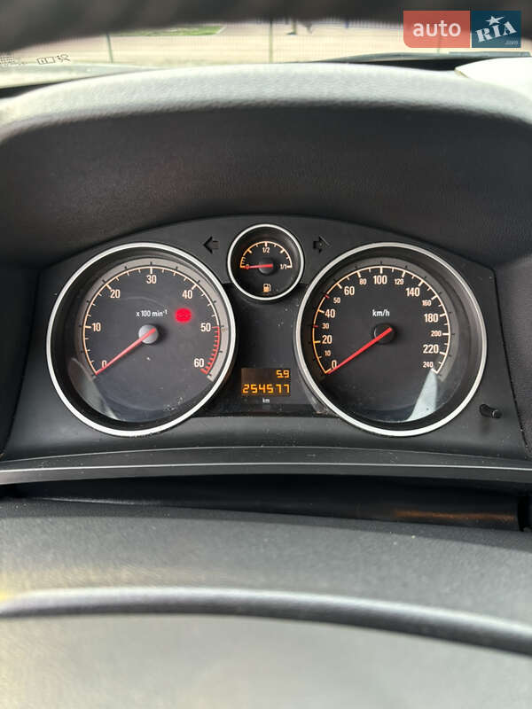 Минивэн Opel Zafira 2009 в Житомире