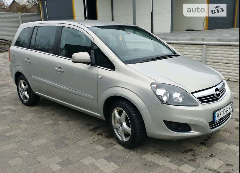 Минивэн Opel Zafira 2011 в Харькове