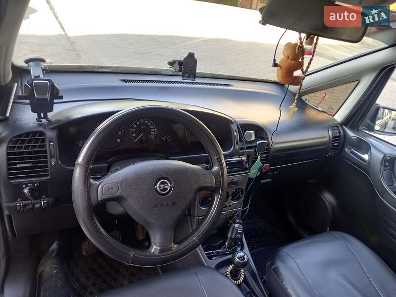 Минивэн Opel Zafira 2003 в Городенке
