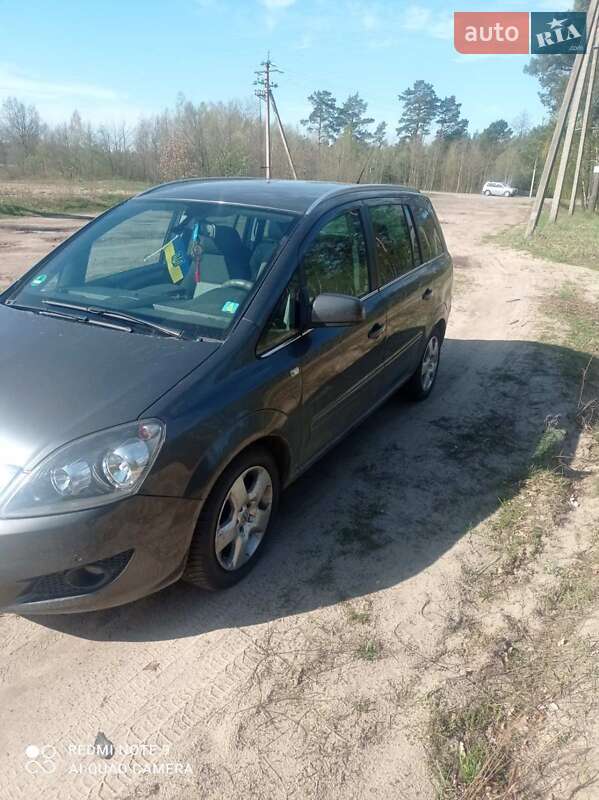 Минивэн Opel Zafira 2011 в Сарнах