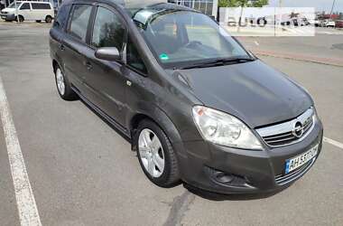 Минивэн Opel Zafira 2009 в Киеве