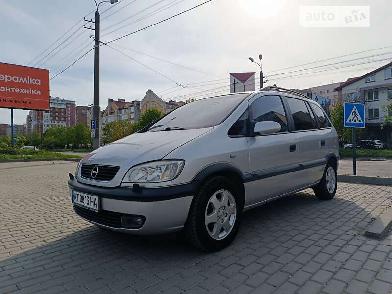 Минивэн Opel Zafira 2002 в Ивано-Франковске