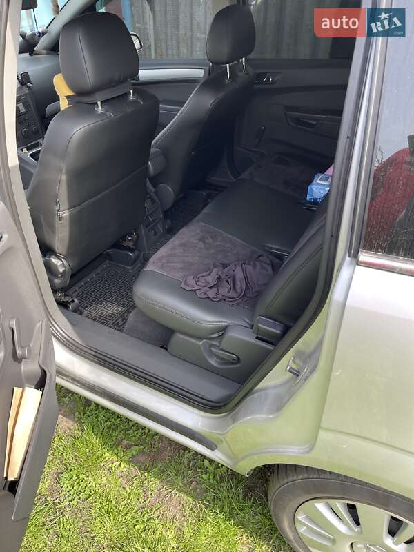 Минивэн Opel Zafira 2007 в Киеве