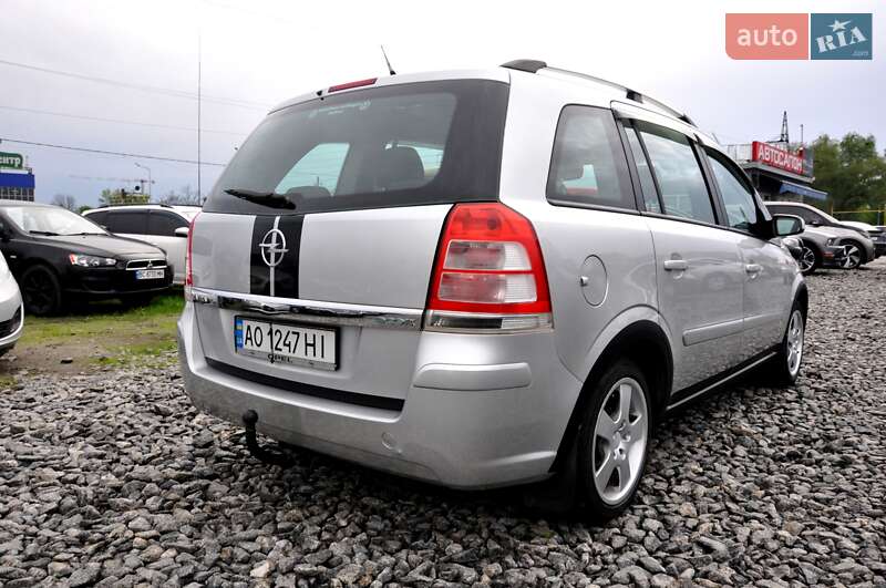 Минивэн Opel Zafira 2009 в Львове