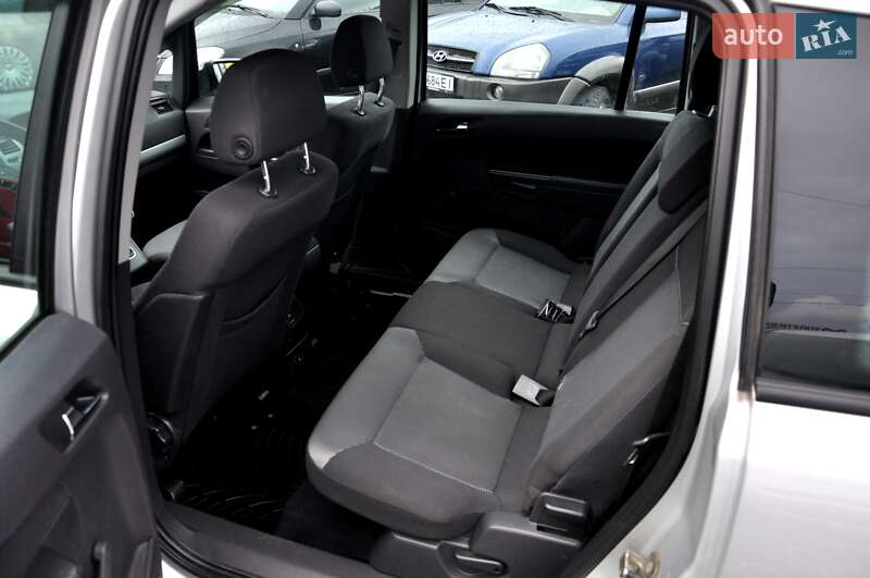 Минивэн Opel Zafira 2009 в Львове