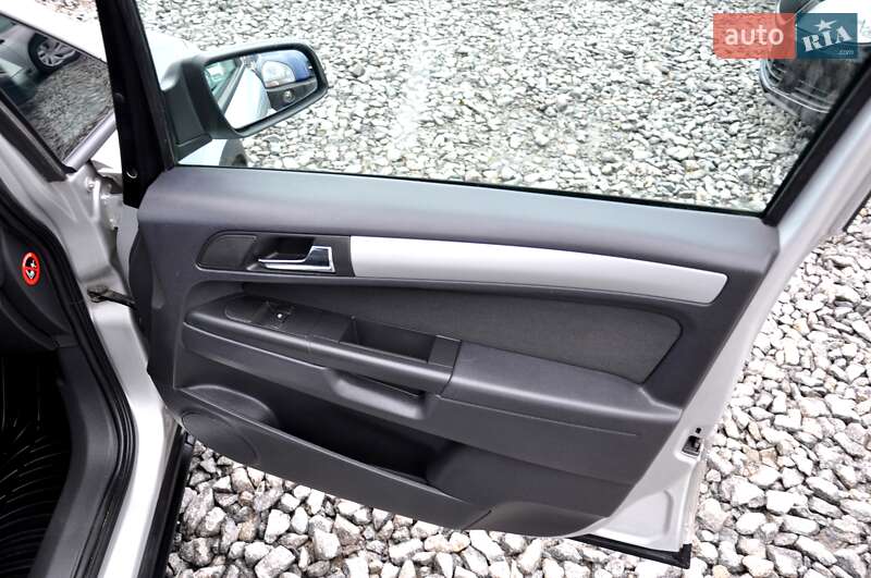 Минивэн Opel Zafira 2009 в Львове