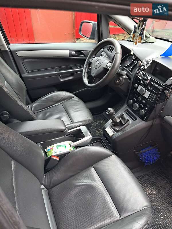 Минивэн Opel Zafira 2010 в Чорткове