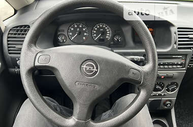 Минивэн Opel Zafira 2005 в Сумах