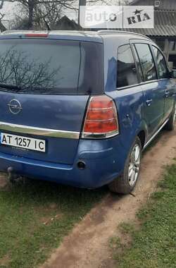 Минивэн Opel Zafira 2007 в Черновцах