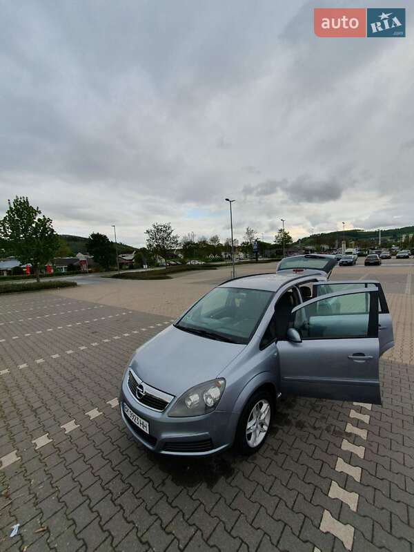 Мінівен Opel Zafira 2007 в Луцьку