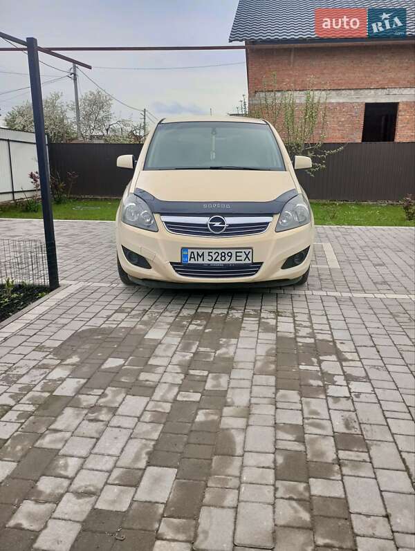 Opel Zafira 2011