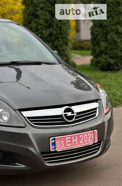 Минивэн Opel Zafira 2011 в Конотопе