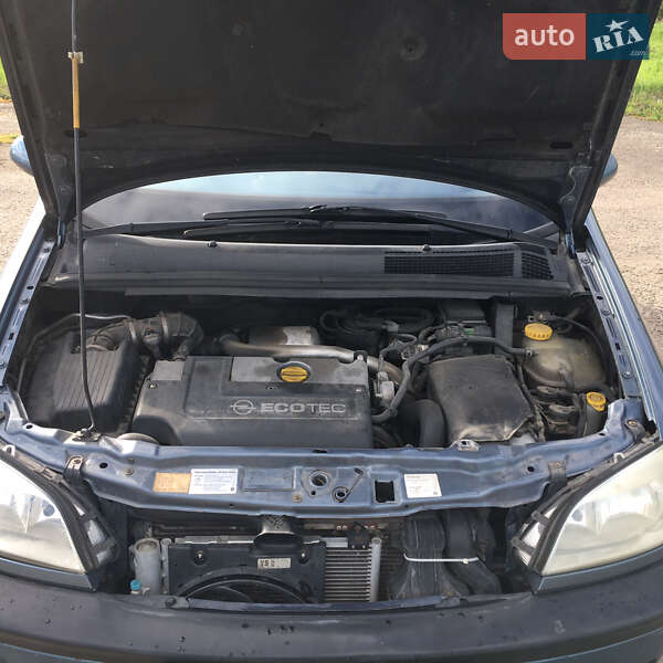 Минивэн Opel Zafira 2001 в Ивано-Франковске